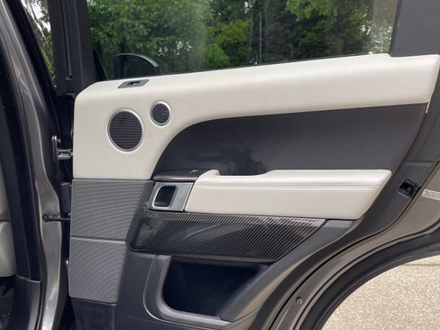 Used 2016 Land Rover Range Rover Sport SE image 25