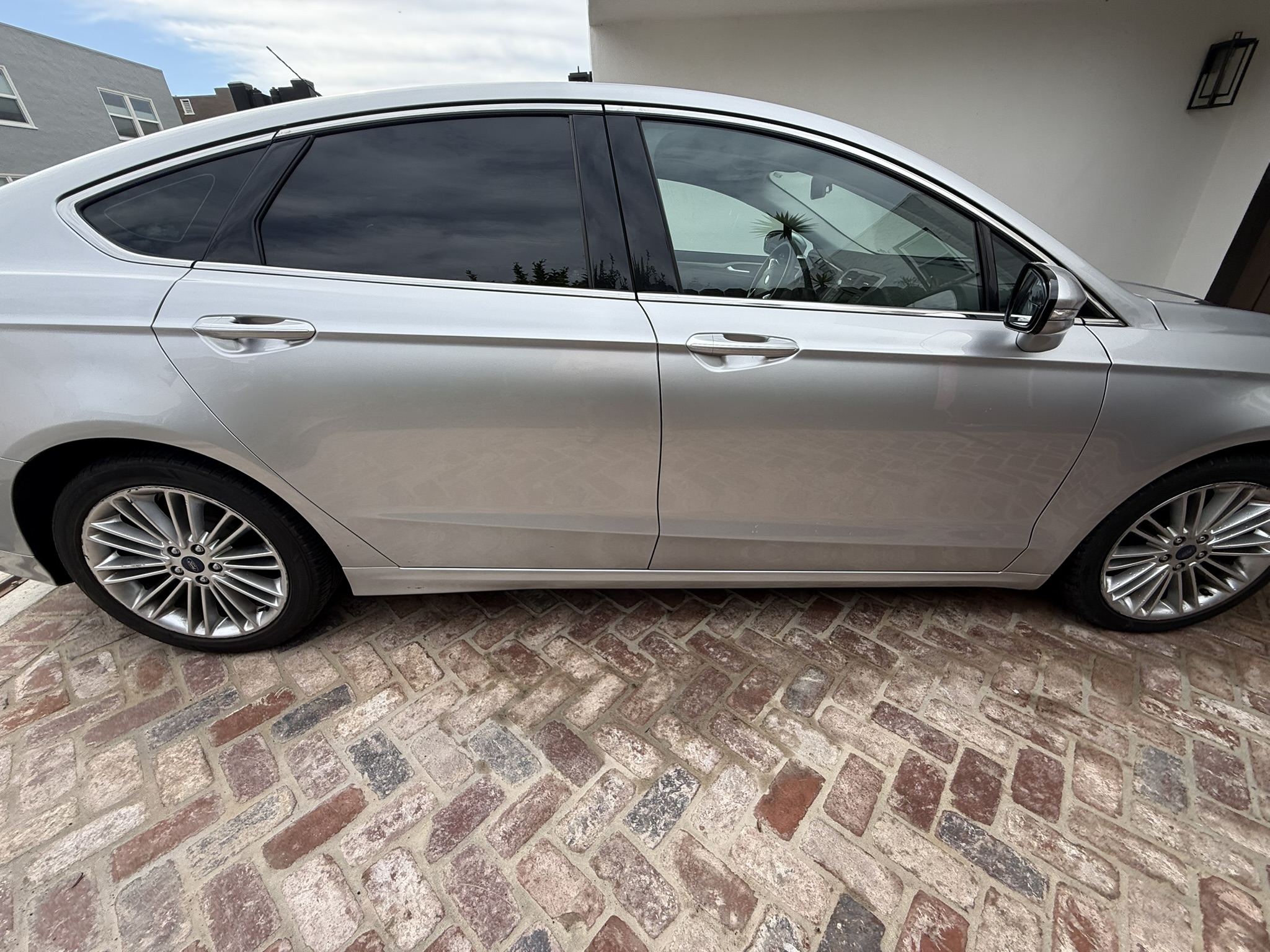 Used 2015 Ford Fusion SE w/ Equipment Group 202A FWD image 6
