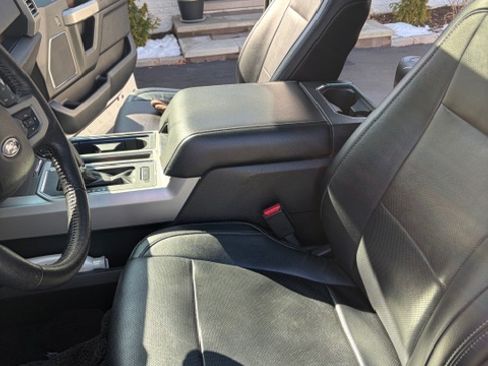 Used 2016 Ford F150 Lariat w/ Equipment Group 502A Luxury image 9