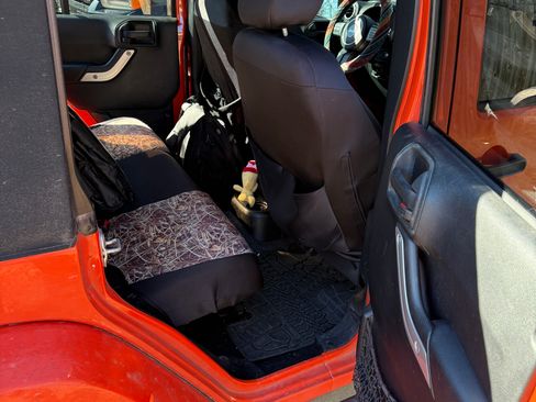 Used 2015 Jeep Wrangler Unlimited Sahara w/ Max Tow Package image 5