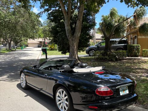 Used 2005 Jaguar XK8 Convertible RWD image 9