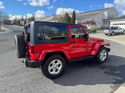 Used 2013 Jeep Wrangler Sahara w/ Connectivity Group image 10