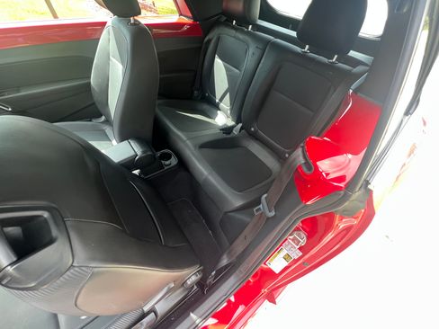 Used 2018 Volkswagen Beetle 2.0T SE image 17