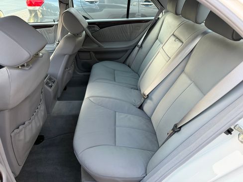 Used 2000 Mercedes-Benz E 320 Sedan image 12