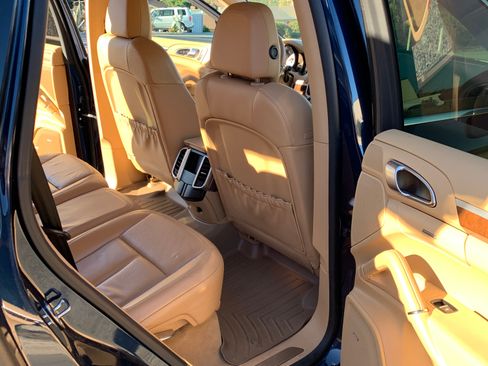 Used 2013 Porsche Cayenne S image 26