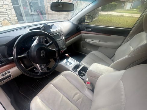 Used 2014 Subaru Outback 2.5i Limited image 4
