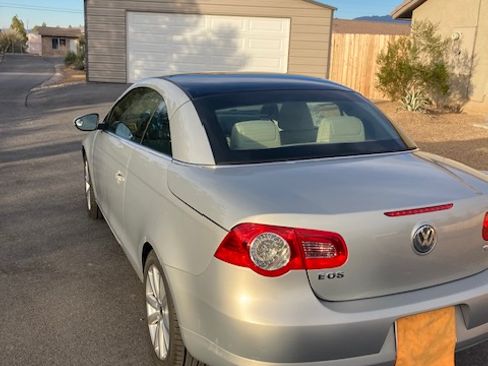 Used 2009 Volkswagen Eos Komfort image 8