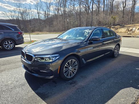 Used 2017 BMW 540i xDrive image 5