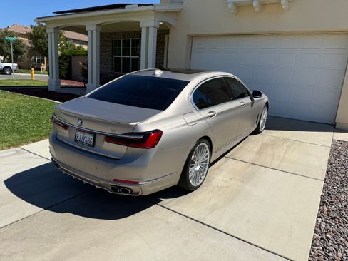 Used 2020 BMW ALPINA B7 xDrive w/ Luxury Rear Seating Package AWD/4WD image 17