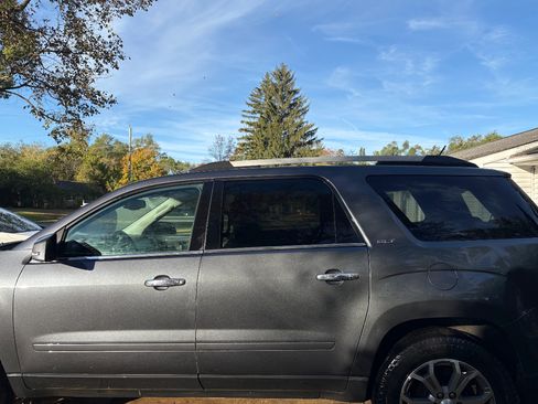 Used 2013 GMC Acadia SLT image 8