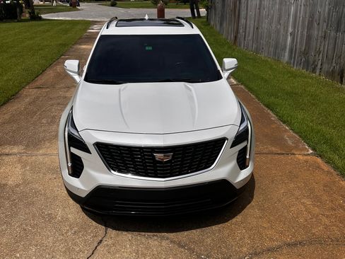 Used 2020 Cadillac XT4 Sport FWD image 2