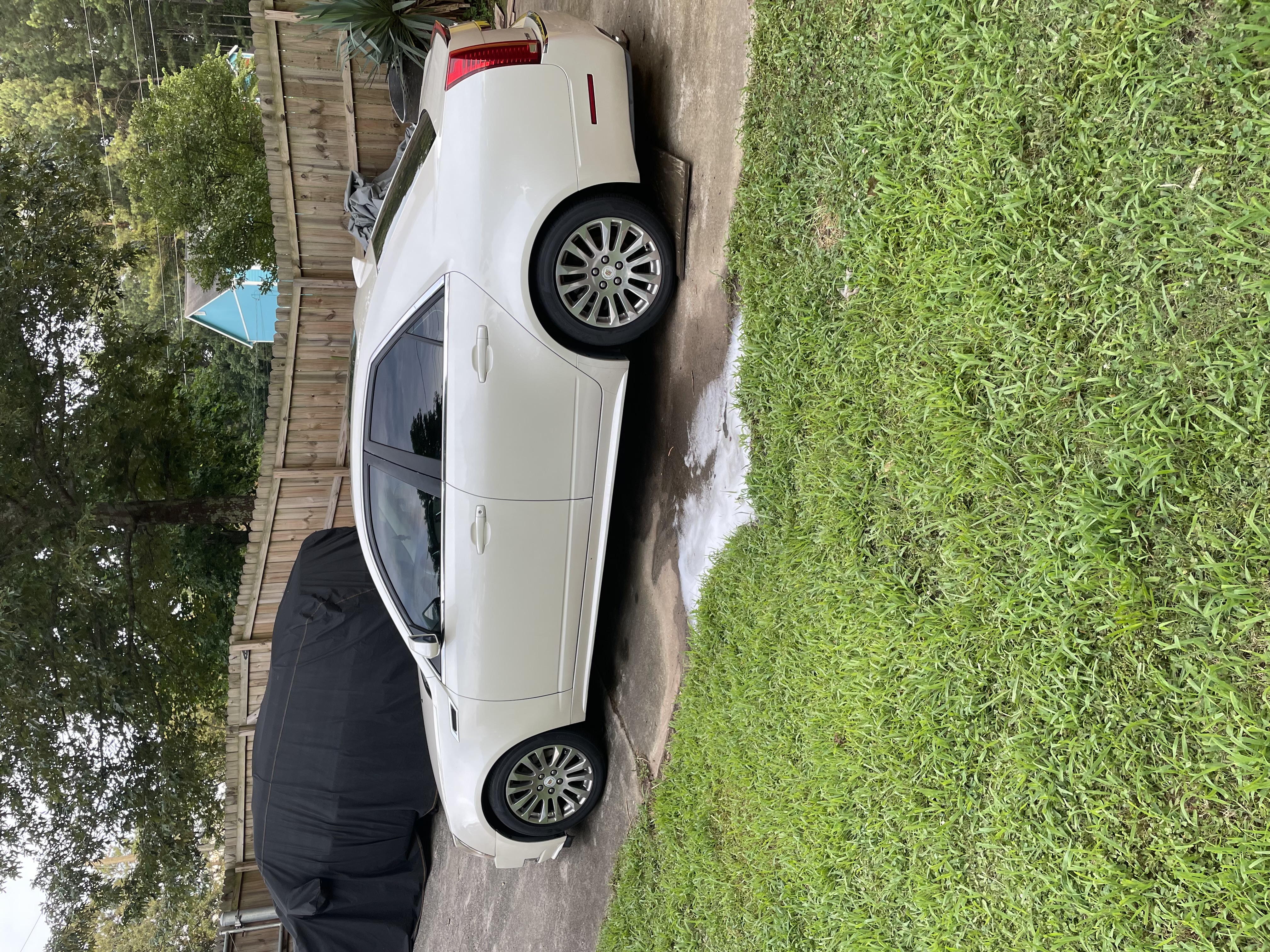 Used 2011 Cadillac CTS Premium RWD image 4