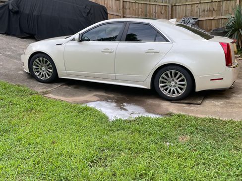 Used 2011 Cadillac CTS Premium image 4