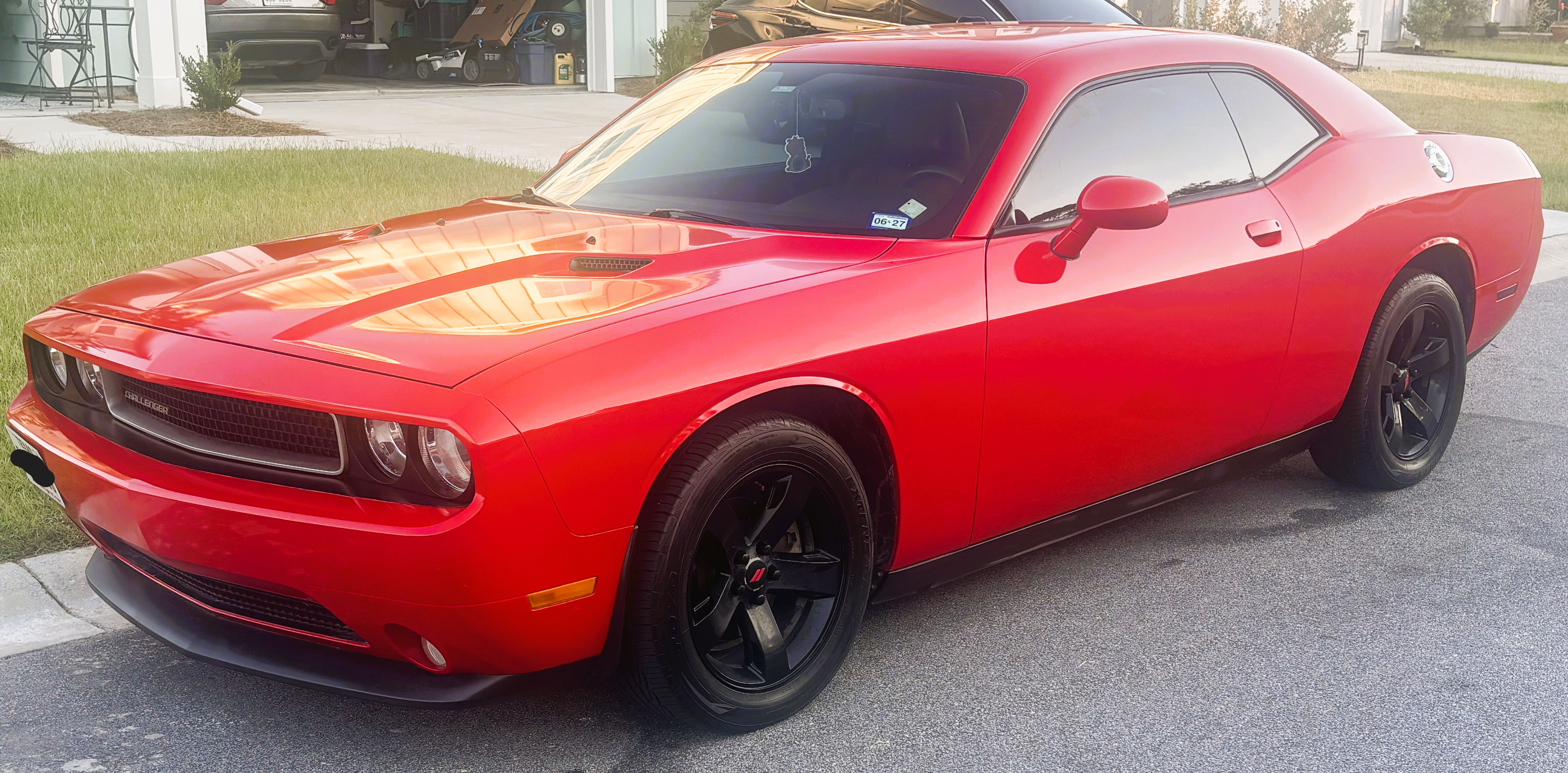 Used 2014 Dodge Challenger SXT Plus RWD image 1