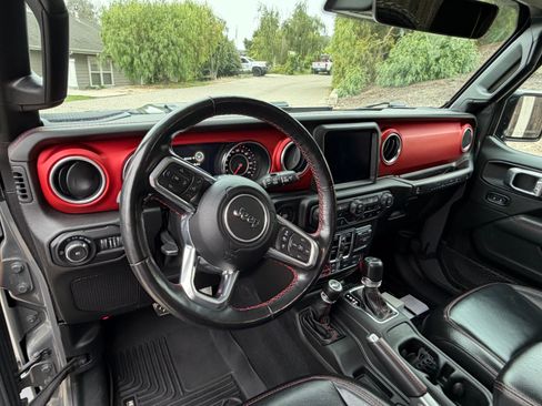 Used 2021 Jeep Wrangler Unlimited Rubicon AWD/4WD image 6