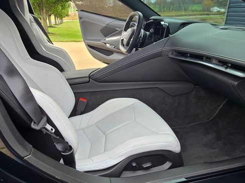 Used 2024 Chevrolet Corvette Stingray Coupe w/ Z51 Performance Package image 10