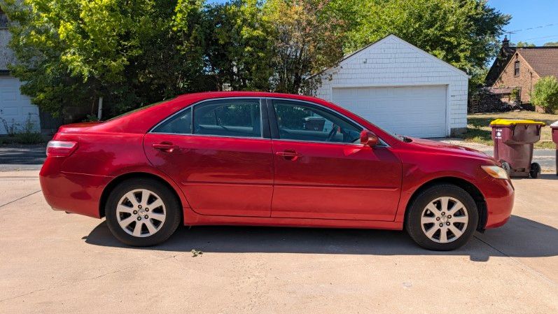 Used 2009 Toyota Camry XLE FWD image 2