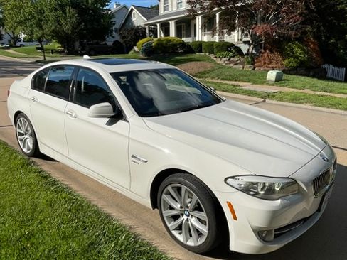 Used 2012 BMW 535i xDrive Sedan AWD/4WD image 5