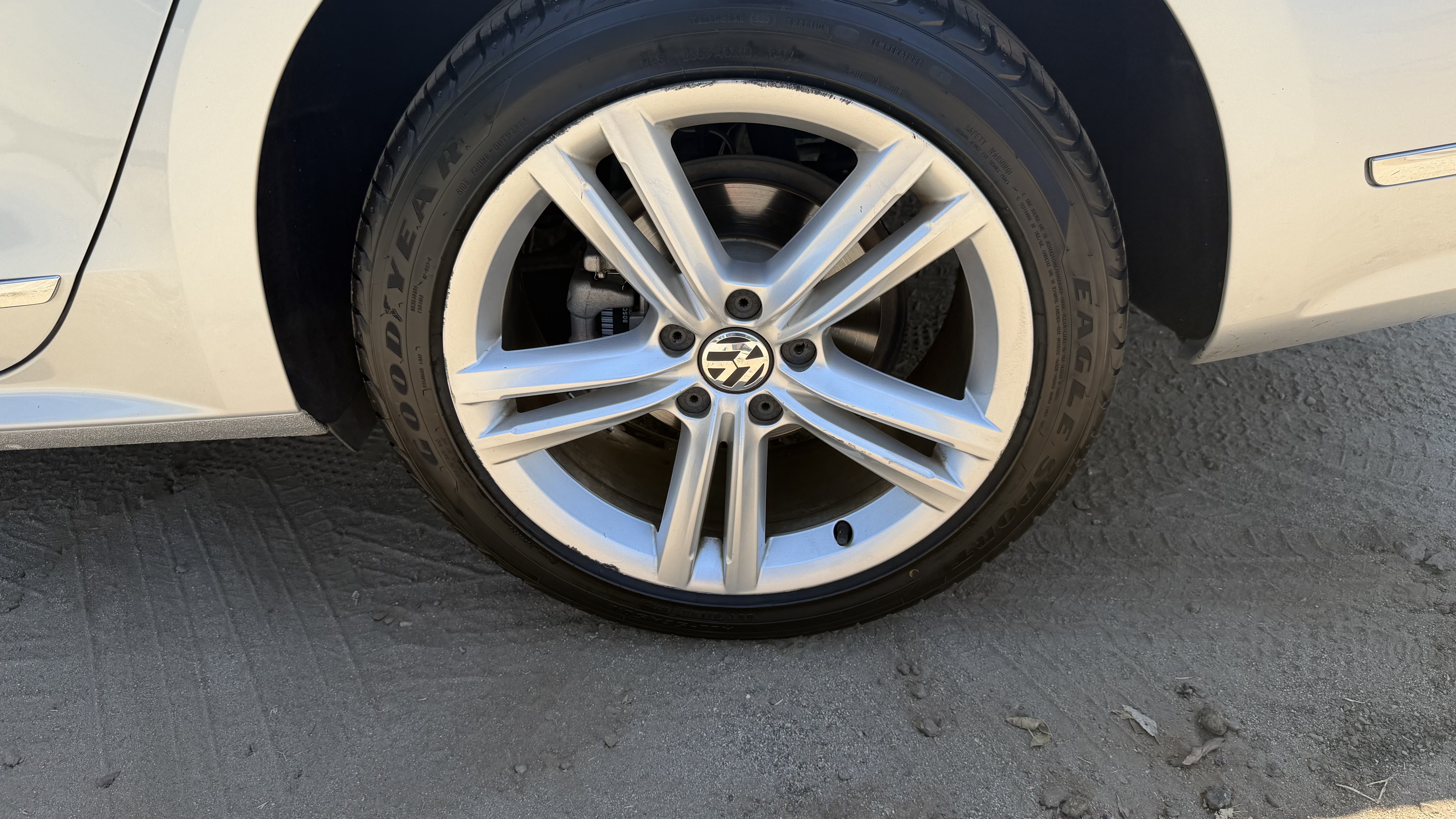 Used 2014 Volkswagen Passat TDI SEL Premium FWD image 18