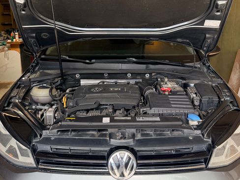 Used 2015 Volkswagen Golf S FWD image 8