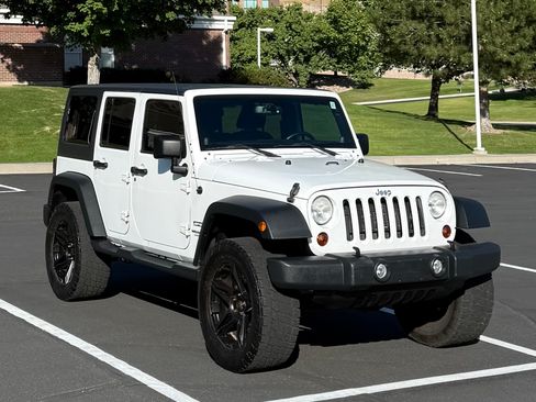 Used 2013 Jeep Wrangler Unlimited Sport AWD/4WD image 4
