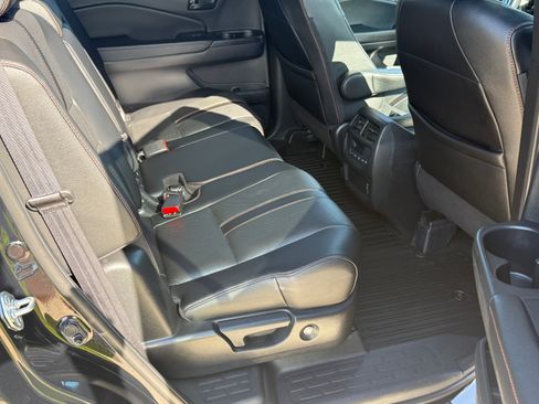 Used 2022 Honda Pilot TrailSport image 8