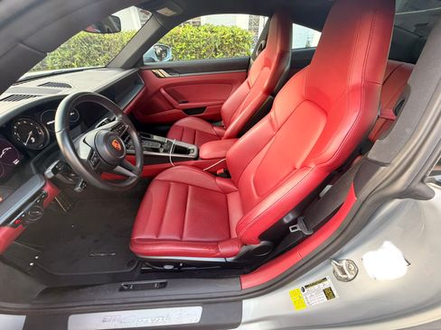 Used 2021 Porsche 911 Carrera image 5
