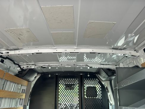 Used 2018 Ford Transit 250 130 Low Roof w/ Exterior Upgrade Package RWD image 17