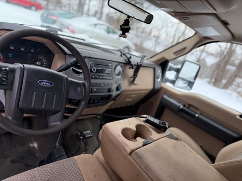 Used 2012 Ford F250 XLT w/ Snow Plow Prep Pkg image 11