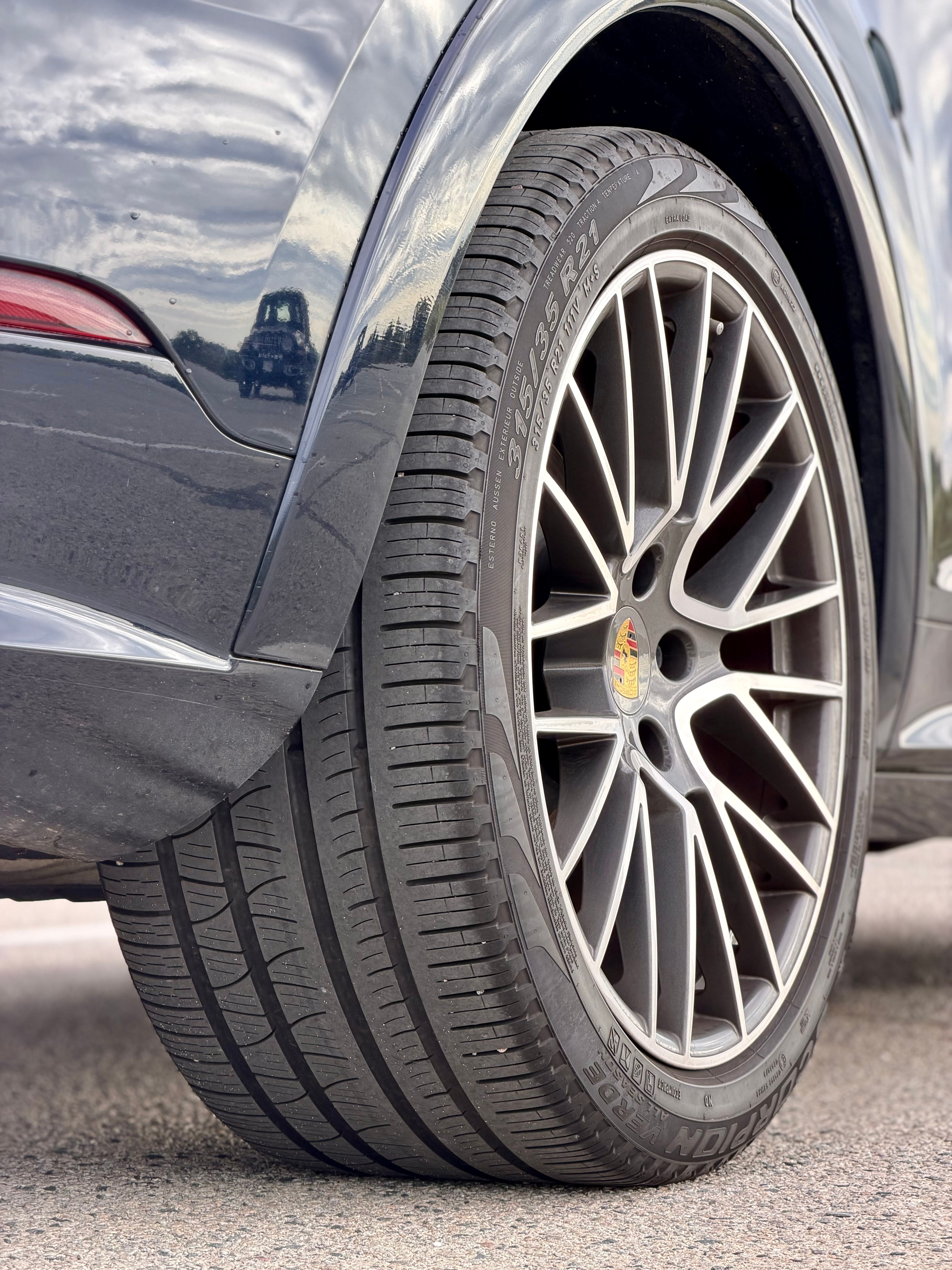 Used 2021 Porsche Cayenne GTS AWD/4WD image 27