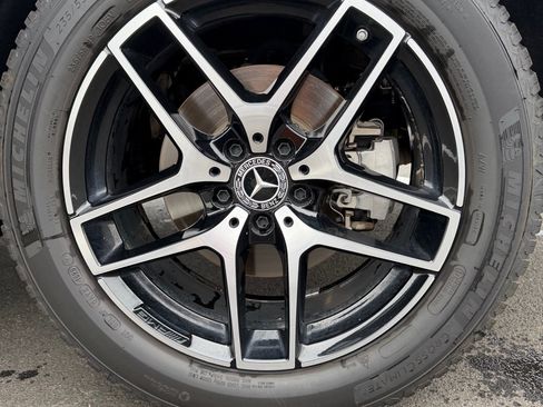 Used 2019 Mercedes-Benz GLC 300 4MATIC image 12