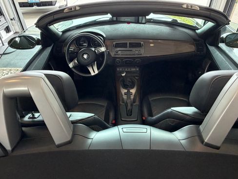 Used 2004 BMW Z4 3.0i RWD image 25