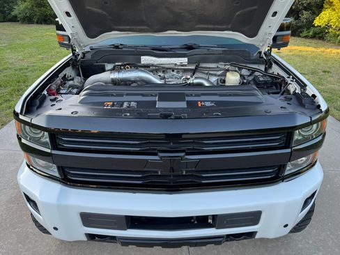 Used 2015 Chevrolet Silverado 2500 High Country w/ Duramax Plus Package AWD/4WD image 30