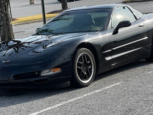 Used 2000 Chevrolet Corvette Coupe w/ Roof Pkg image 20