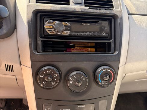 Used 2012 Toyota Corolla L image 11