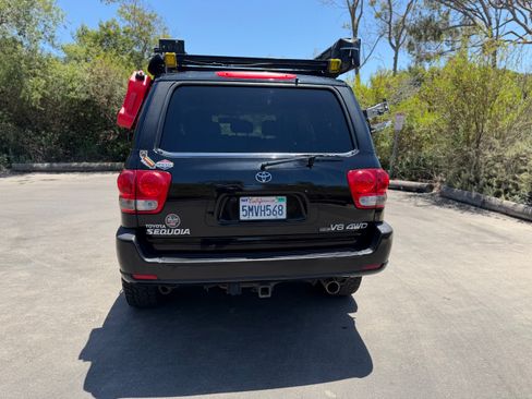 Used 2005 Toyota Sequoia SR5 AWD/4WD image 8