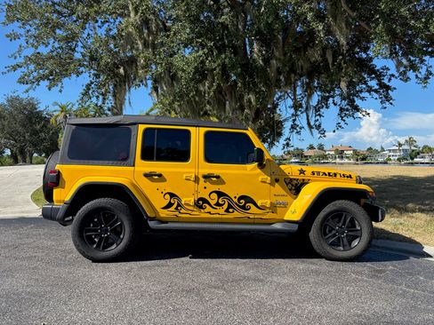 Used 2020 Jeep Wrangler Unlimited Sahara w/ Safety Group AWD/4WD image 6