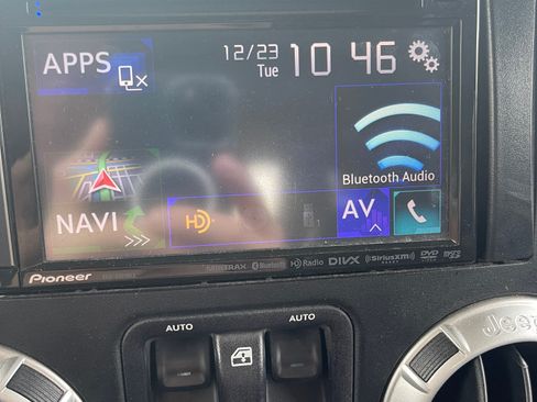 Used 2015 Jeep Wrangler Rubicon image 13