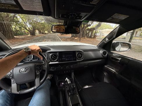 Used 2019 Toyota Tacoma TRD Off-Road image 15