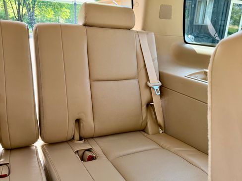 Used 2009 Cadillac Escalade AWD image 27