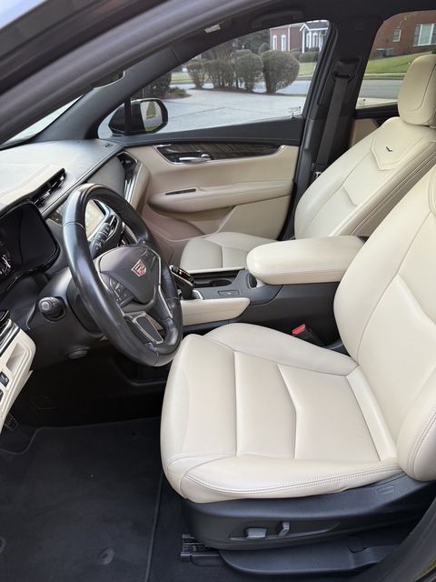 Used 2019 Cadillac XT5 FWD image 9