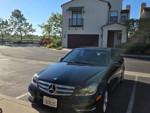 Used 2013 Mercedes-Benz C 250 C 250 Luxury Sedan 4D image 9
