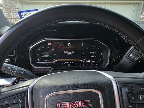 Used 2024 GMC Sierra 1500 SLT AWD/4WD image 9