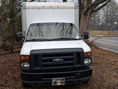Used 2015 Ford E-350 and Econoline 350 Super Duty image 1