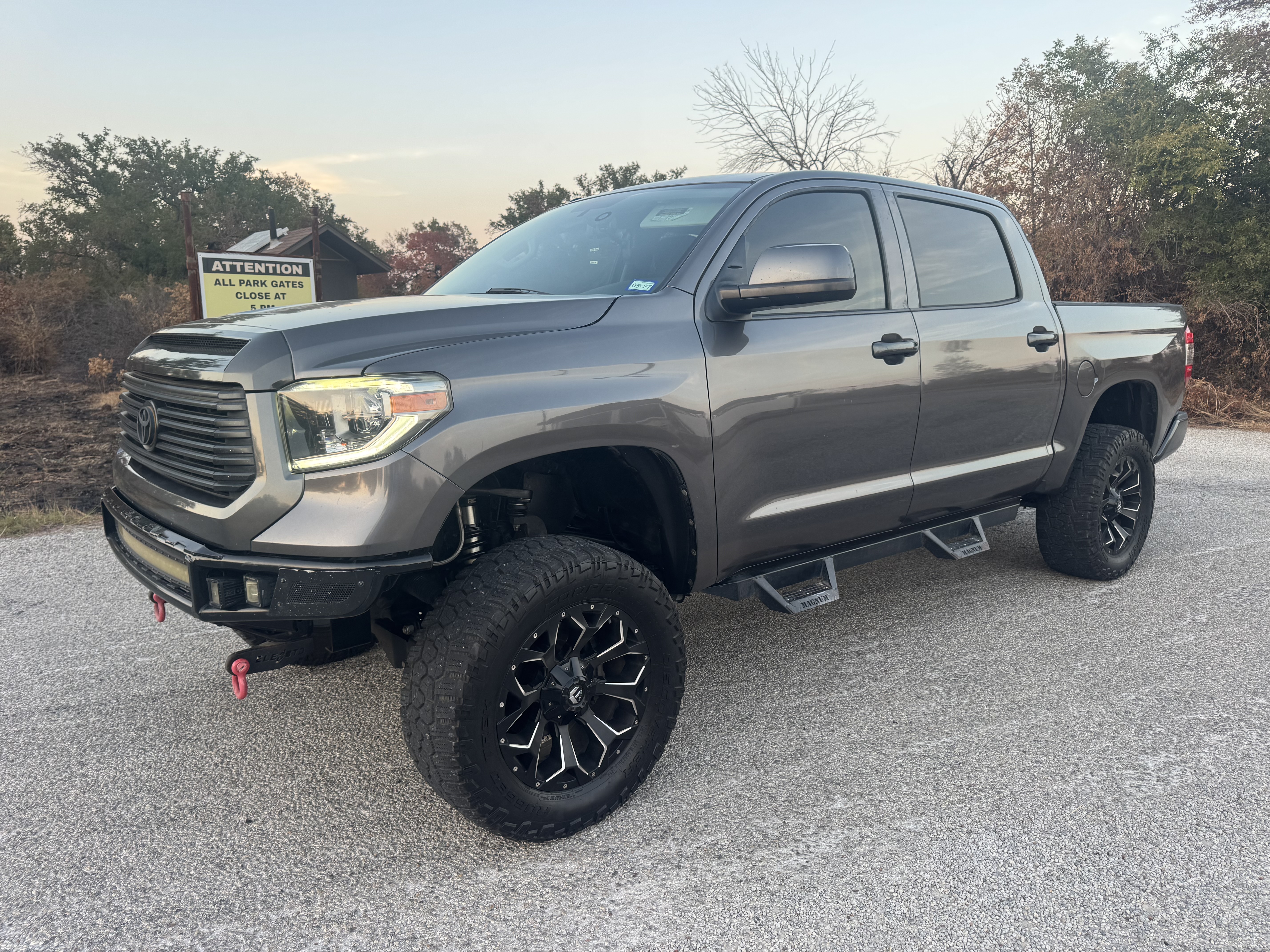 Used 2014 Toyota Tundra SR5 w/ SR5 Upgrade Package RWD image 6