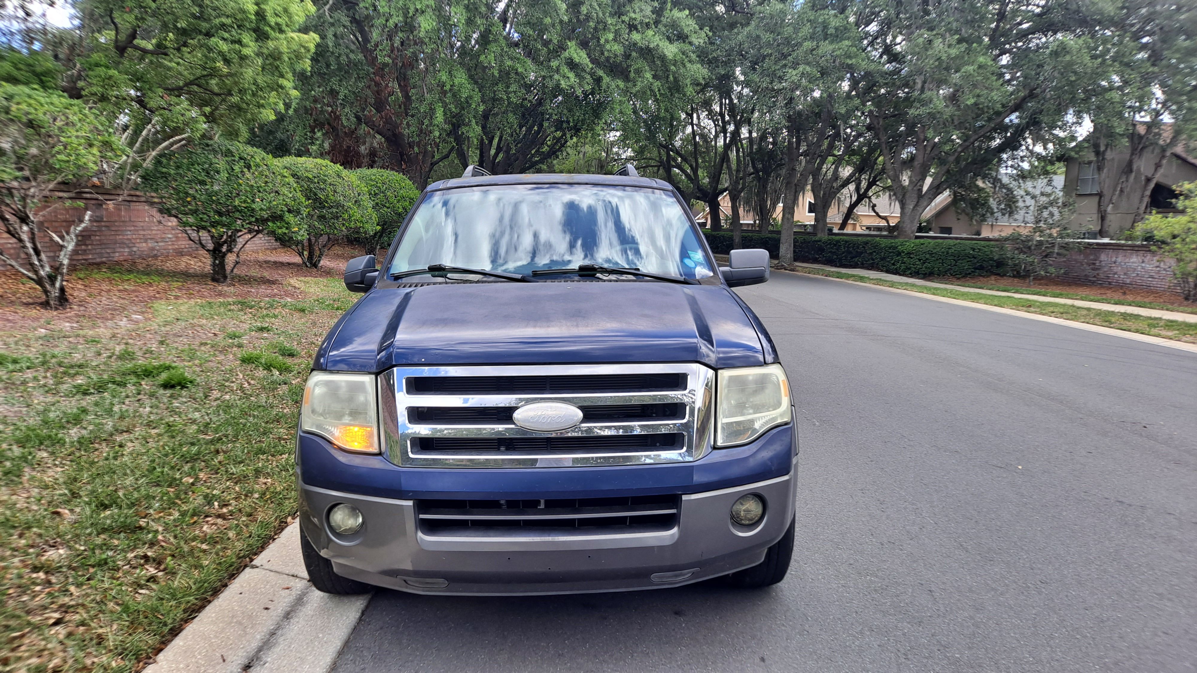 Used 2007 Ford Expedition XLT RWD image 2