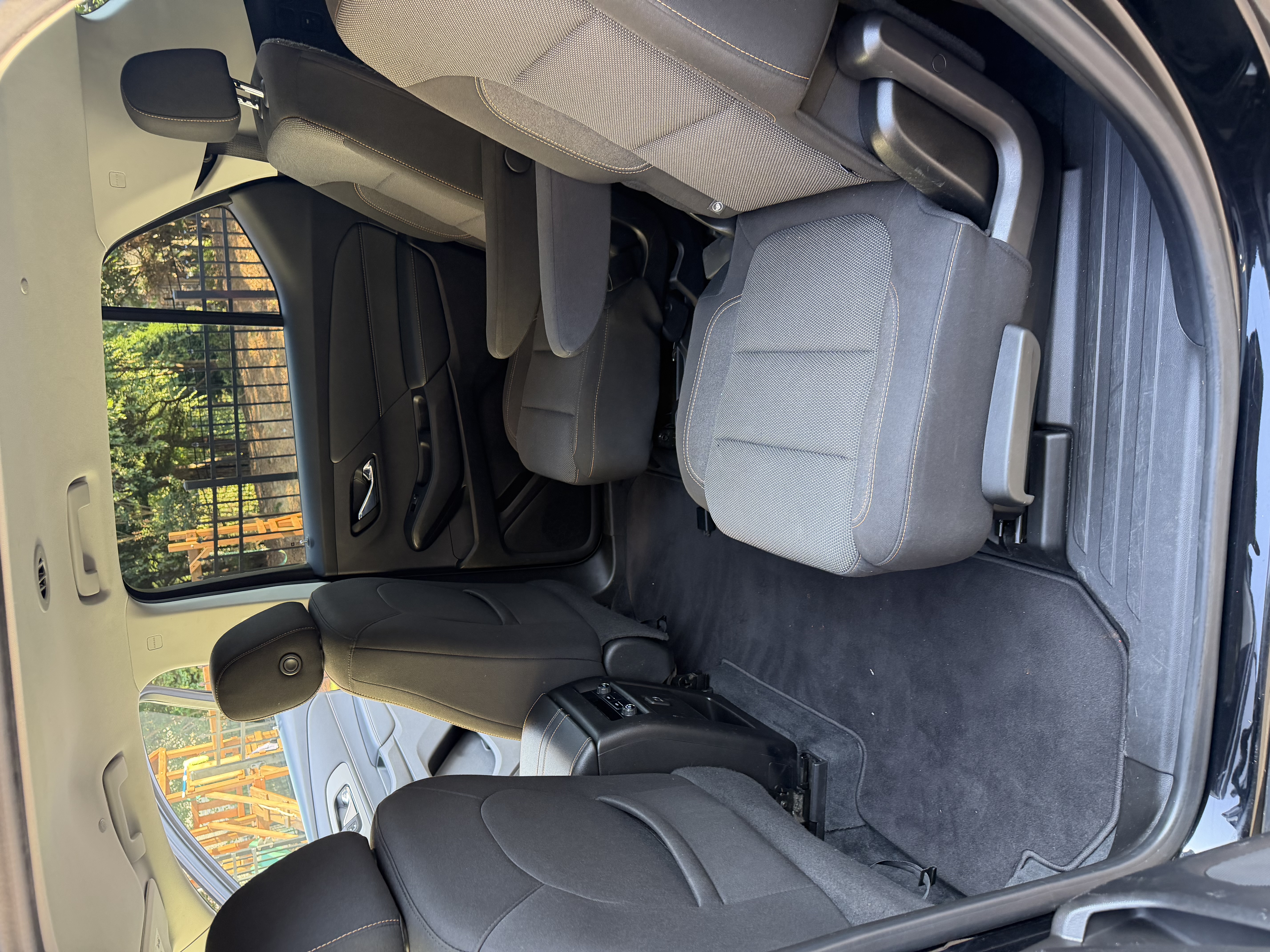 Used 2021 Chevrolet Traverse LT FWD image 11