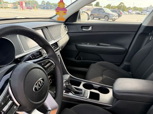 Used 2019 Kia Optima LX FWD image 10