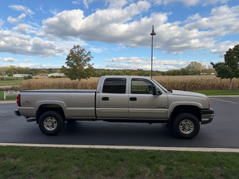 Used 2005 Chevrolet Silverado 2500 LS w/ Snow Plow Prep Package image 6