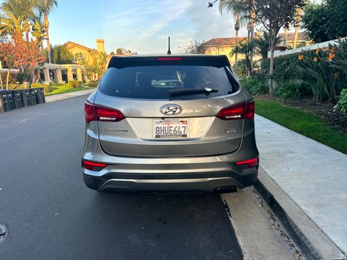 Used 2018 Hyundai Santa Fe Sport image 4